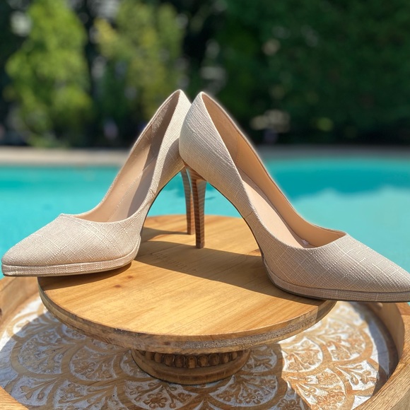 Charles David Size 8M Tan Linen Plateau Pumps - Picture 2 of 4